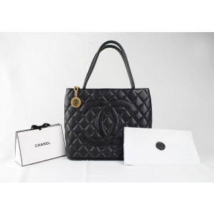 [JRB5697_0017] 샤넬 A01804 타임리스 CC 캐비어 금장코인 메달 토트백 AA29687